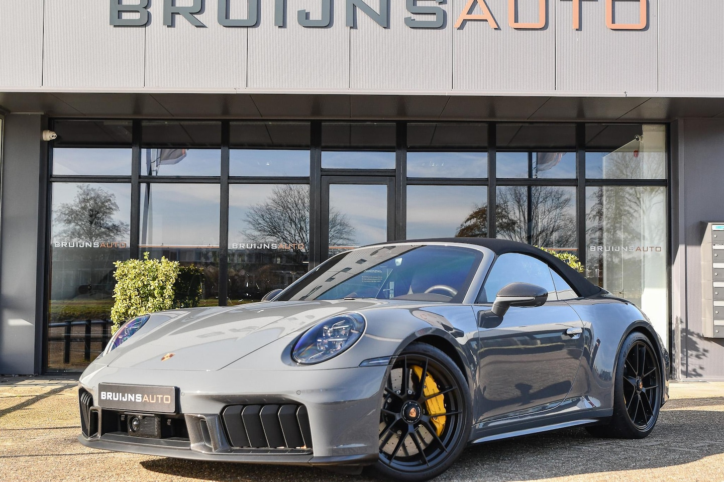Porsche 911 Cabrio - 3.6 T-Hybrid Carrera 4GTS|Carbon|Lift|Burmester| - AutoWereld.nl