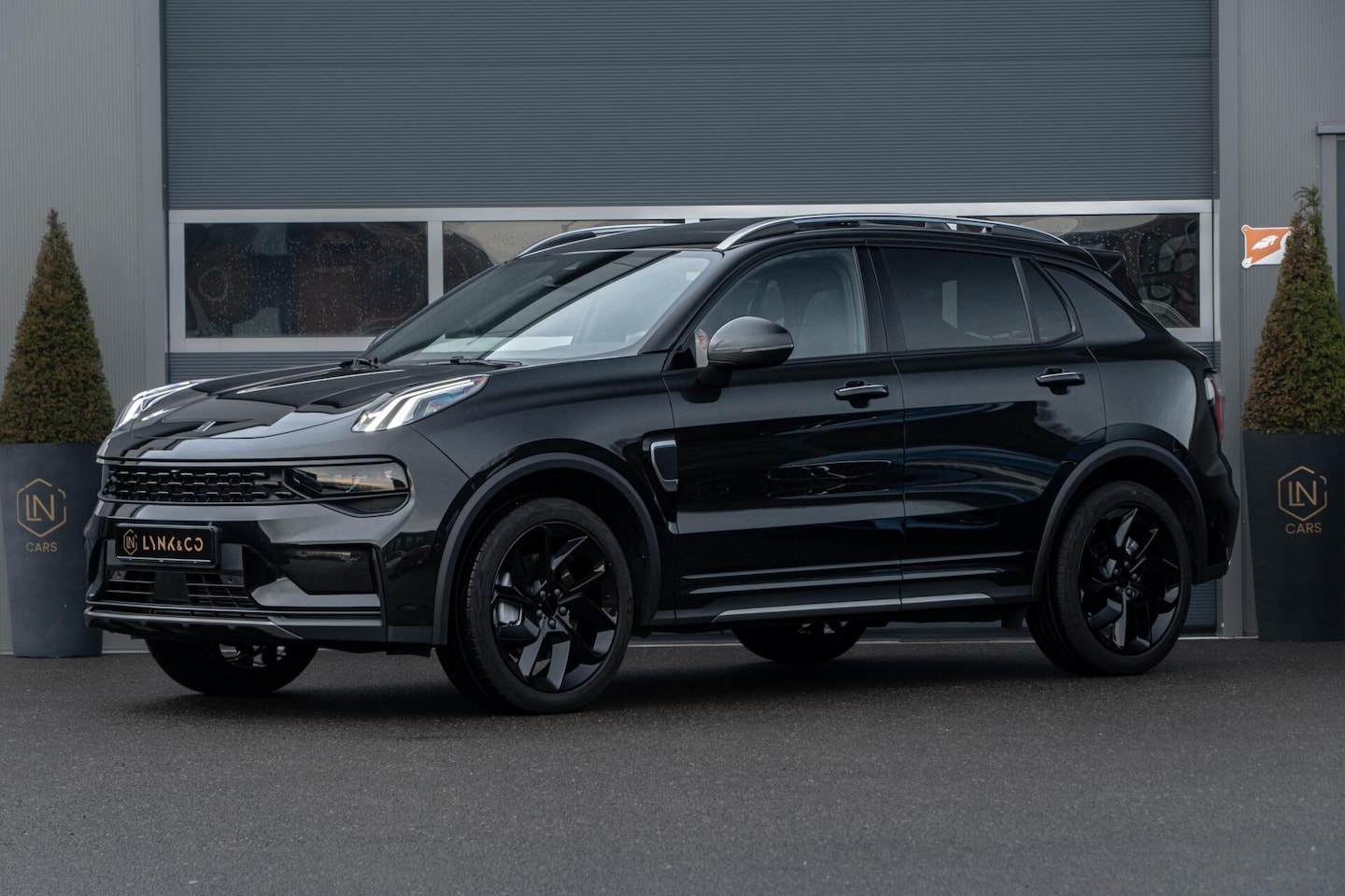 Lynk & Co 01 - 1.5 | Leder | Pano | DAB | Black | 360 camera - AutoWereld.nl