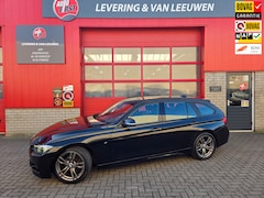 BMW 3-serie Touring - 318i M Sport Corporate Lease Automaat Navigatie/Lederen bekleding/ Parkeersensoren V+A/ Ri
