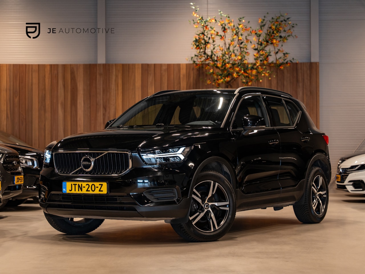 Volvo XC40 - 1.5 T3 Momentum 1.5 T3 163PK Momentum, Navi, Cruise, Cam, PDC, Clima, Voll Led, Bluetooth/Tel, Private Gla - AutoWereld.nl
