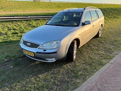 Ford Mondeo Wagon - 1.8-16V Futura