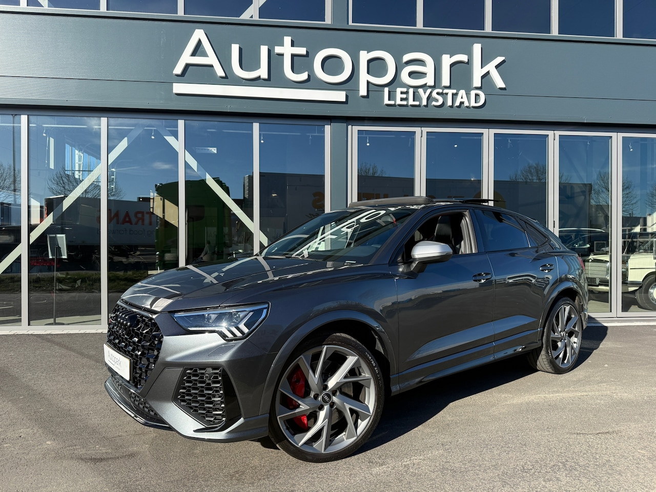 Audi RSQ3 Sportback - TFSI RS Full Opties Black Edition PANO LED 21" Velgen MATRIX - AutoWereld.nl