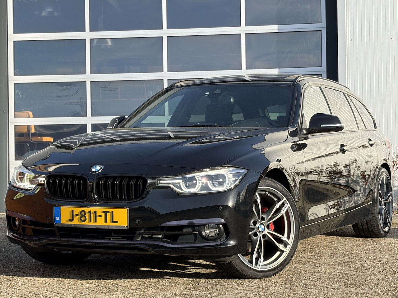 BMW 3-serie Touring - 320i Centennial High Executive M-Pakket 184pk | Panorama-dak | Bluetooth | Cruise control - AutoWereld.nl
