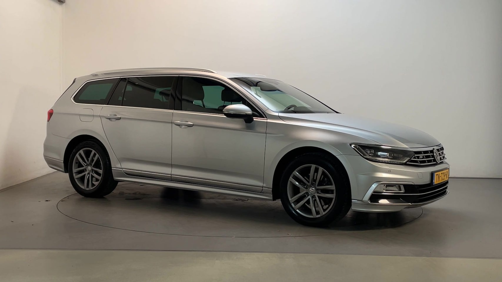Volkswagen Passat Variant - 1.4 TSI 150pk DSG ACT Highline Business R R-Line LED Leder Navigatie Stoelverwarming DAB+ - AutoWereld.nl