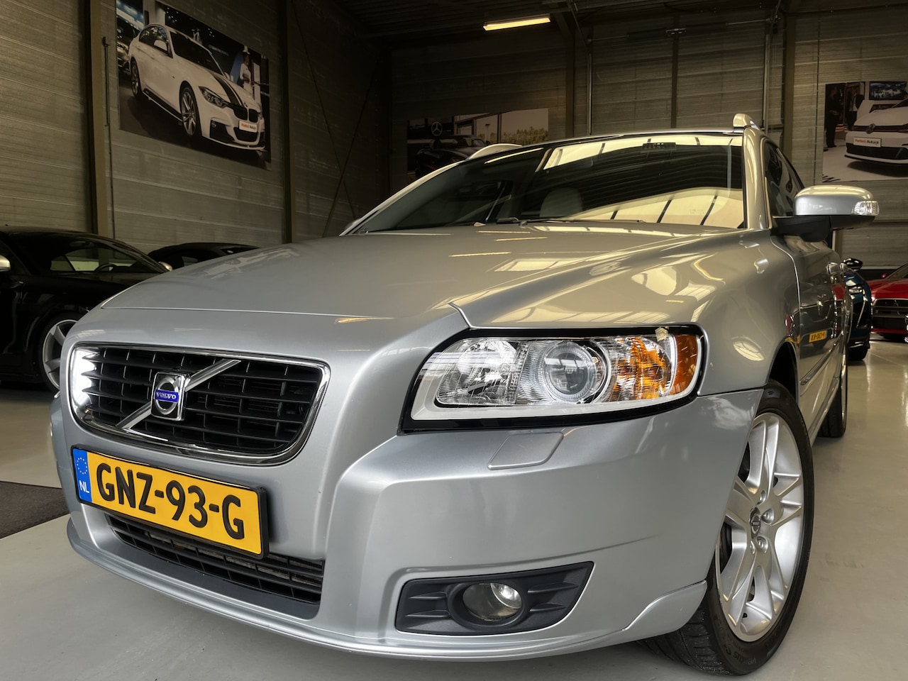 Volvo V50 - 2.5 T5 AWD Momentum Schuifdak, Leder, Dynaudio - AutoWereld.nl
