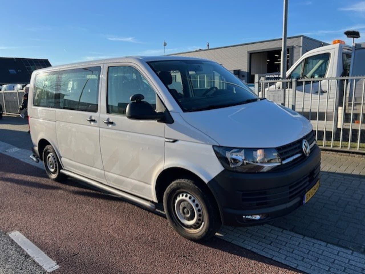 Volkswagen Transporter Kombi - 2.0 TDI 110KW AUTOMAAT PKW 8P KLIMA AIRCO - AutoWereld.nl