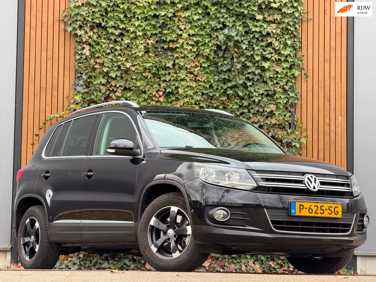 Volkswagen Tiguan - 1.4 TSI Easyline|nieuwe Distributie ketting|Stoel verwm.|Trekhaak - AutoWereld.nl