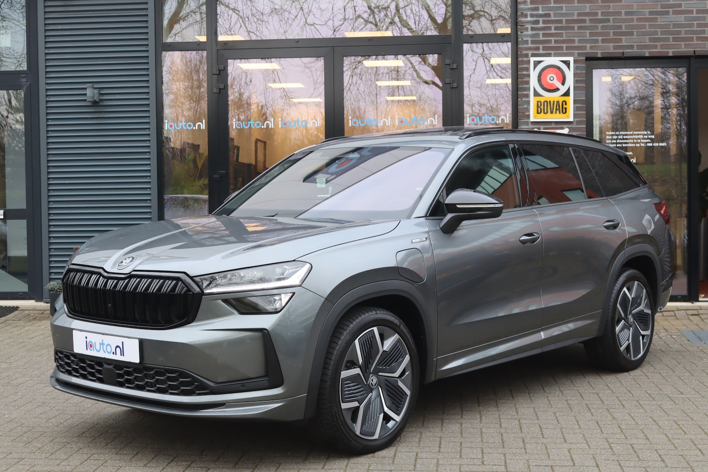 Skoda Kodiaq - iV 1.5 TSI PHEV Sportline Pano/Matrix LED/ACC/Keyless/Camera/20"/Elek. stoel+mem/Trekhaak - AutoWereld.nl