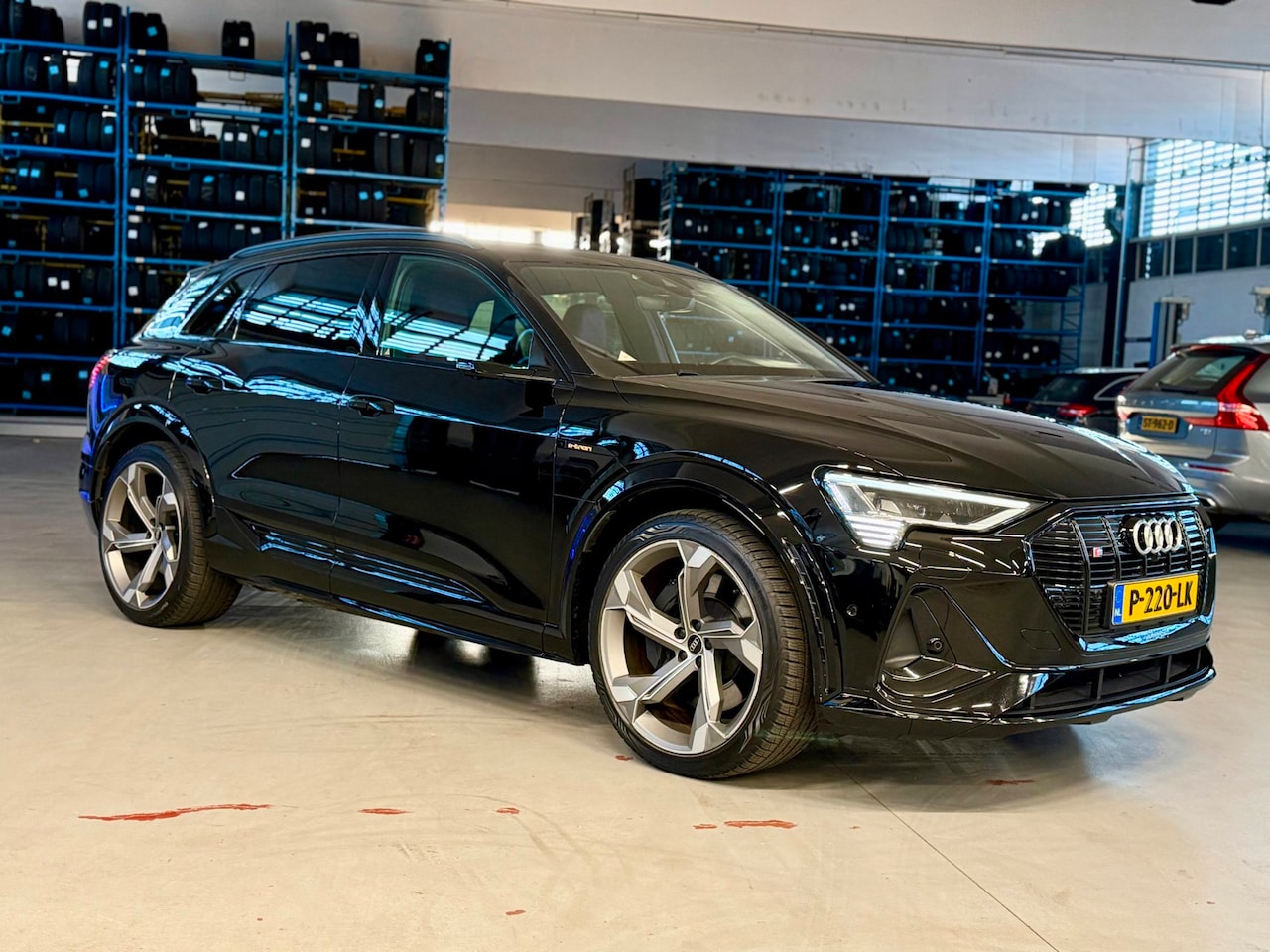 Audi e-tron - S quattro 95 kWh|Pano|B&O|503 PK|HUD|Luchtvering|Matrix LED - AutoWereld.nl