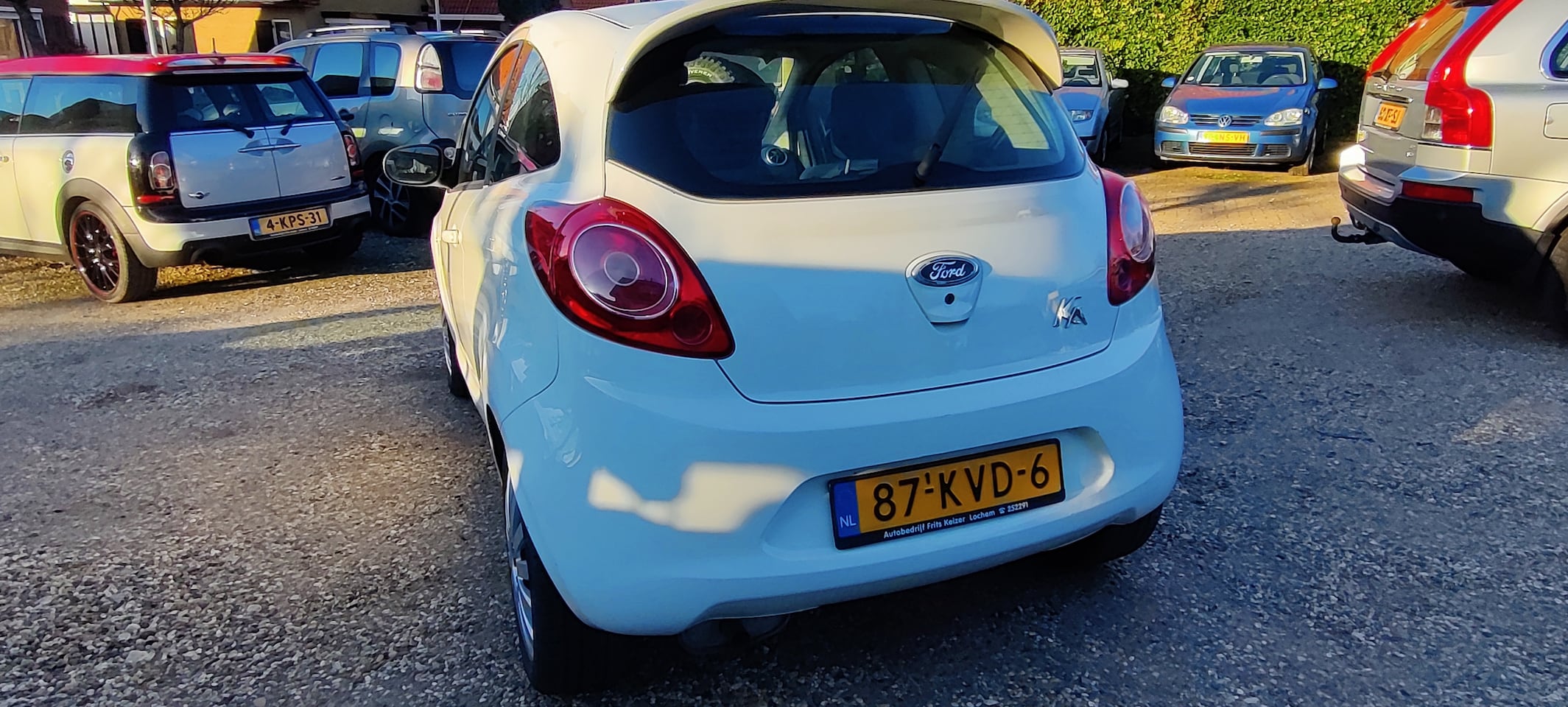 Ford Ka - 1.2 Trend Airco, bekerhouders, achterspoiler.