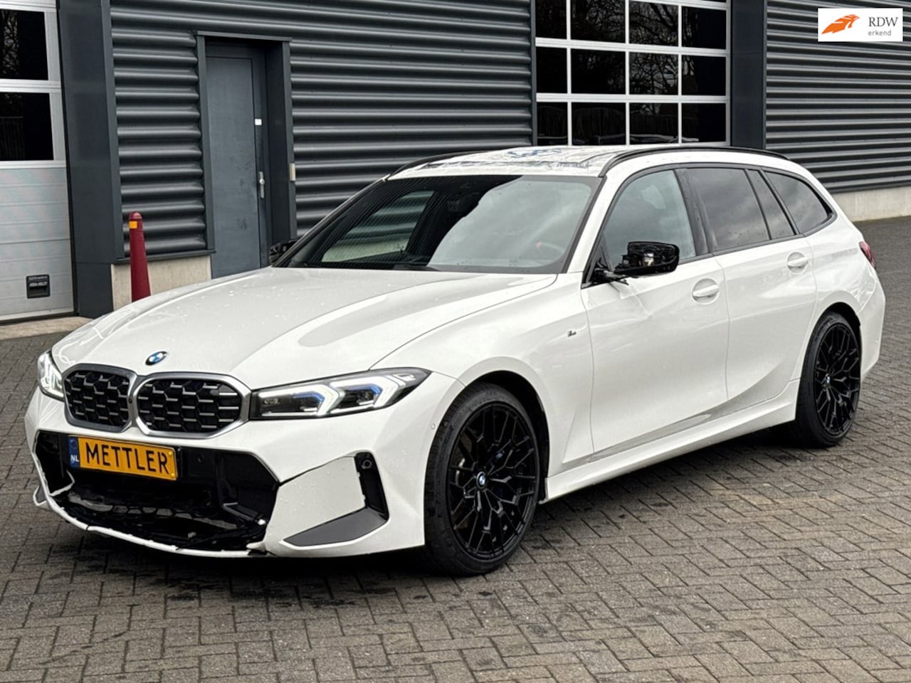 BMW 3-serie Touring - M340i xDrive M340i xDrive, M-Pakket panoramadak, 360 camera - AutoWereld.nl