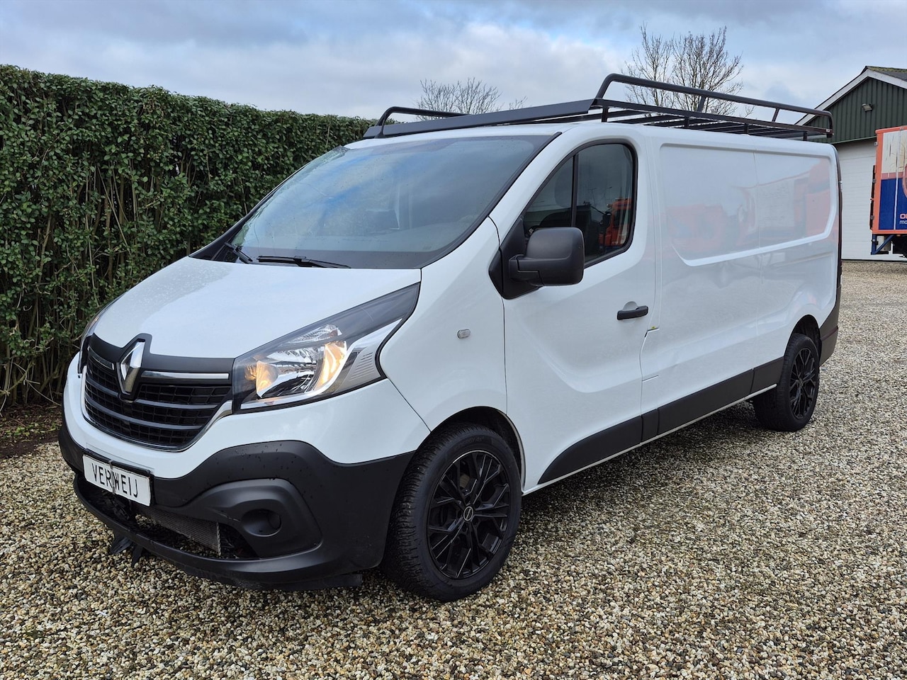 Renault Trafic - GB 2.0 dCi 120pk L2H1 Comfort | Airco | Bluetooth | CV | Schade!!! - AutoWereld.nl