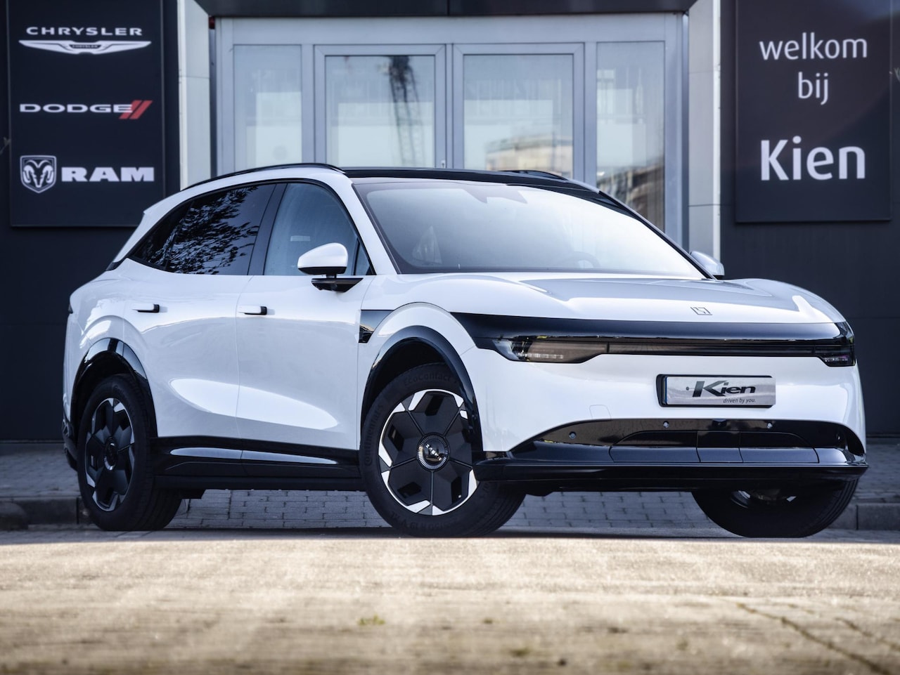 ZEEKR 7X - Core 75 kWh | 480 km actieradius| Pano-Dak | Apple Carplay/Android Auto | - AutoWereld.nl