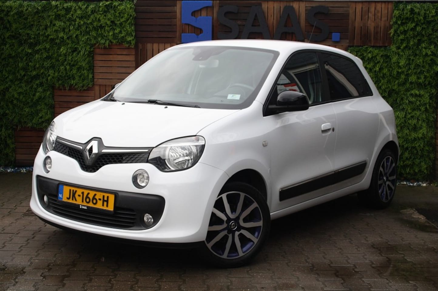 Renault Twingo - 1.0 SCe Série Signature / NAP / Leer / Airco / Cruise Cntrl. - AutoWereld.nl