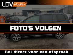 Volkswagen Touran - COMFORTLINE / 7-Persoons / Panorama dak / Auto fileparkeren / Stoelverwarming