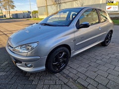 Peugeot 206 - 1.4-16V Quiksilver, Apk, Nap, Zeer goed rijdend, Inruil mogelijk