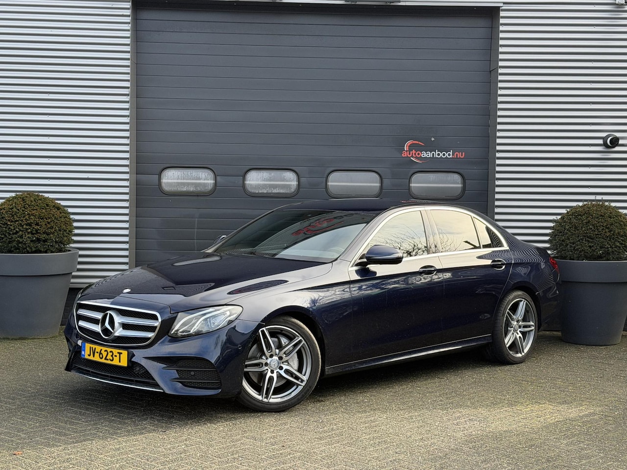 Mercedes-Benz E-klasse - 220 d AMG | Camera | Navigatie | Sfeerverlichting | 19 Inch Lichtmetalen Velgen | - AutoWereld.nl