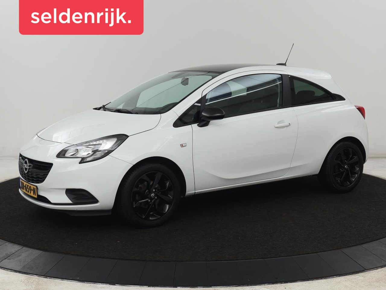 Opel Corsa - 1.4 Black Edition | 1e eigenaar | Trekhaak | Carplay | Airco | Cruise control | Parkeerhul - AutoWereld.nl