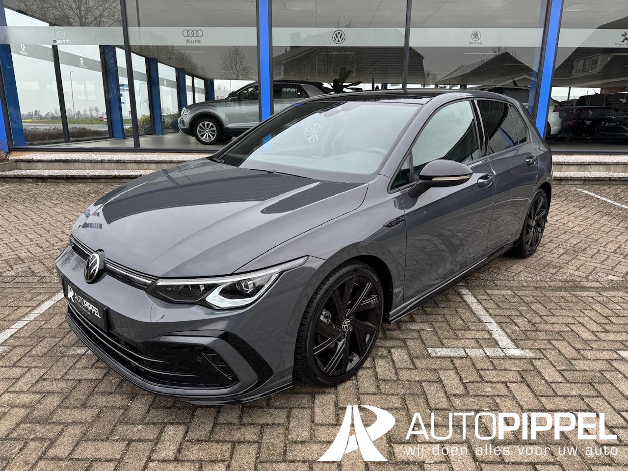 Volkswagen Golf - 1.5 eTSI R-Line DSG | Panodak | IQ.light | LMV18" | NAVI | 1e eig. | Mooi ! - AutoWereld.nl