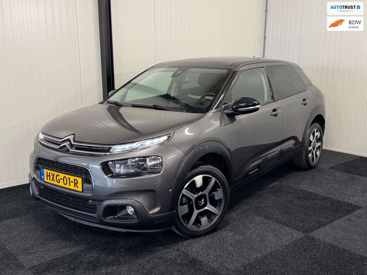 Citroën C4 Cactus - 1.2 PureTech 2020 PANO/KEYLESS/DODEH/LANE/FRONT/17"/CAMERA/CARPLAY - AutoWereld.nl