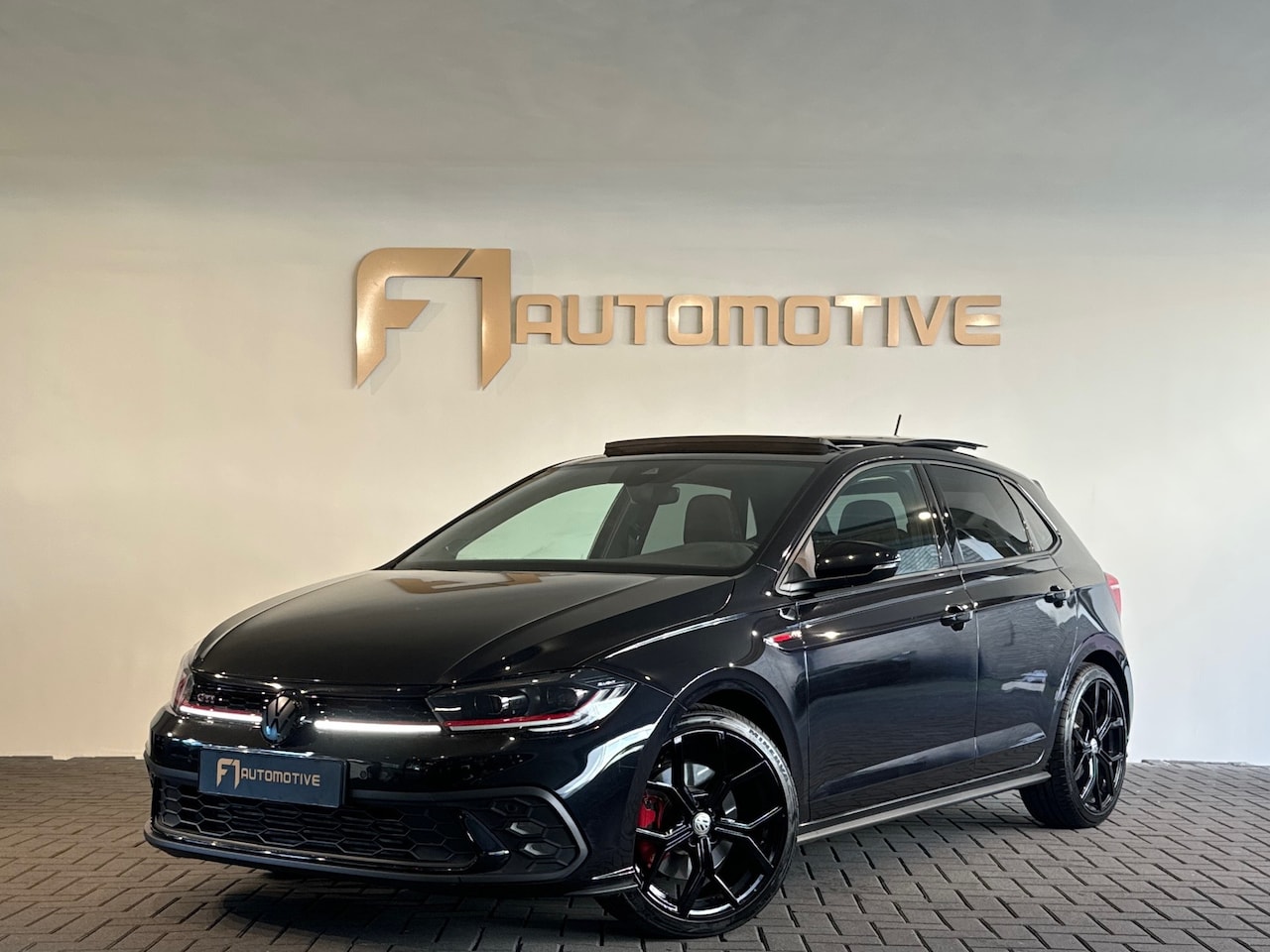 Volkswagen Polo - 2.0 TSI GTI Pano|Beats|IQ|Camera|Mistlampen - AutoWereld.nl