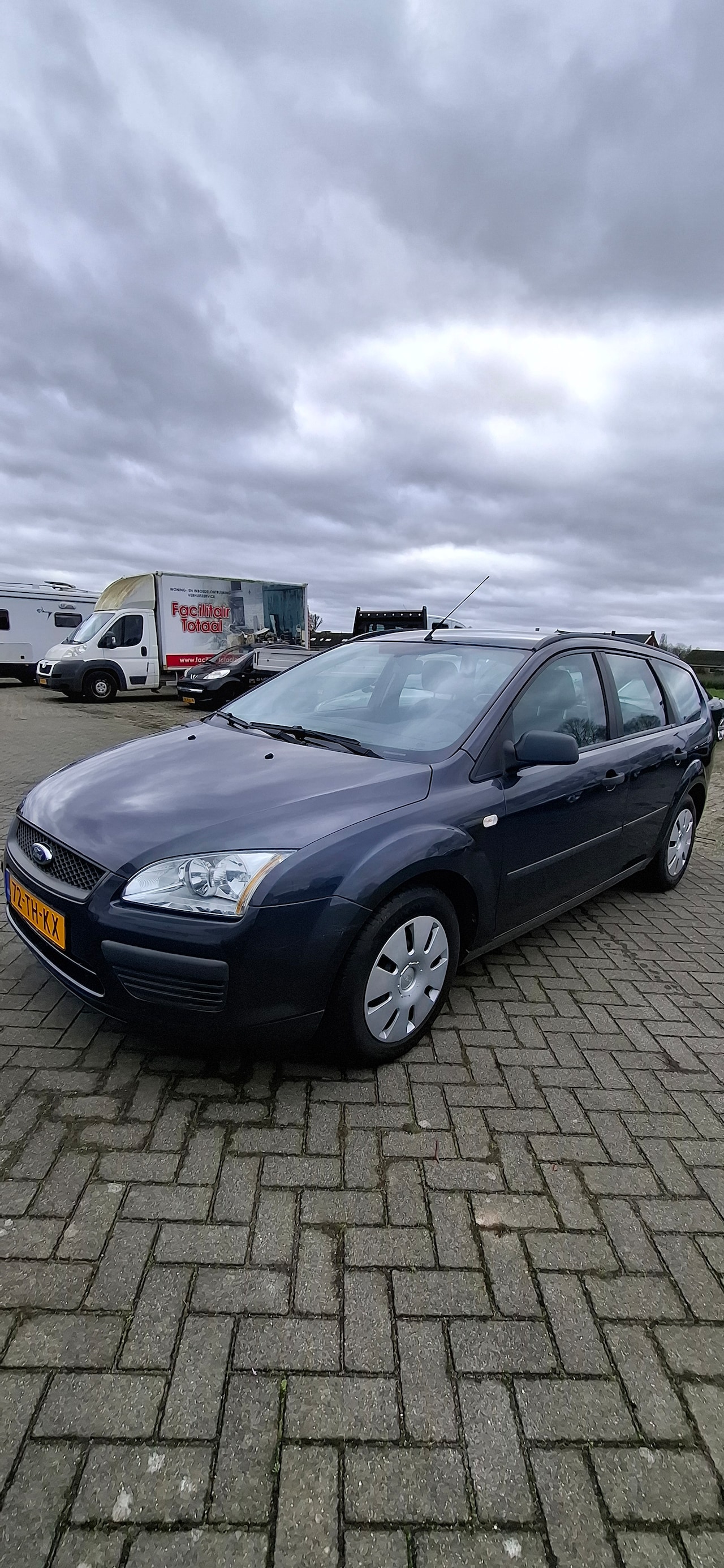 Ford Focus Wagon - 1.4-16V Ambiente - AutoWereld.nl