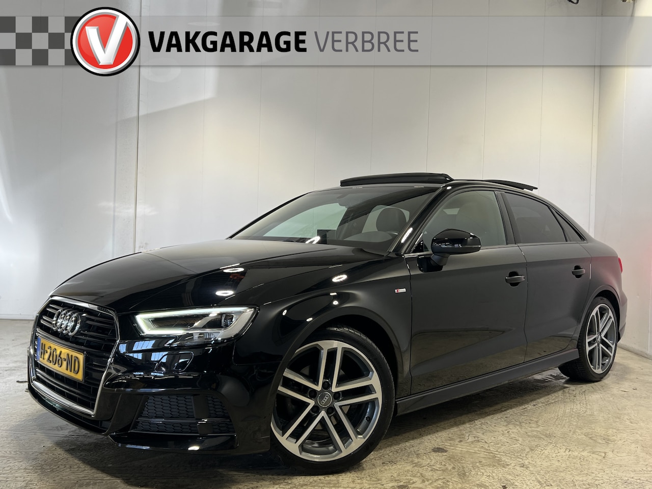 Audi A3 Limousine - 1.5 TFSI CoD Design Pro Line Plus | Navigatie/Android | LM Velgen | Elektrisch Glazen Pano - AutoWereld.nl