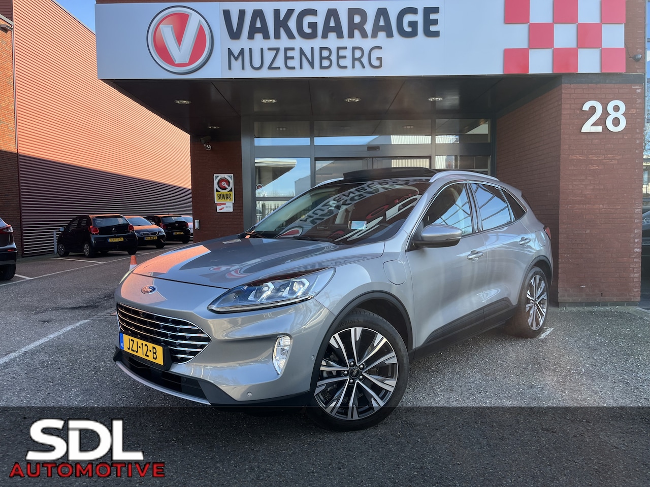 Ford Kuga - 2.5 PHEV Titanium X // TREKHAAK!! // SCHUIF-KANTELDAK // ELEK.STOELEN+KLEP // B&O SOUND // - AutoWereld.nl