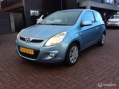 Hyundai i20 - 1.4i DynamicVersion Airco Nap Trekhaak Boekjes