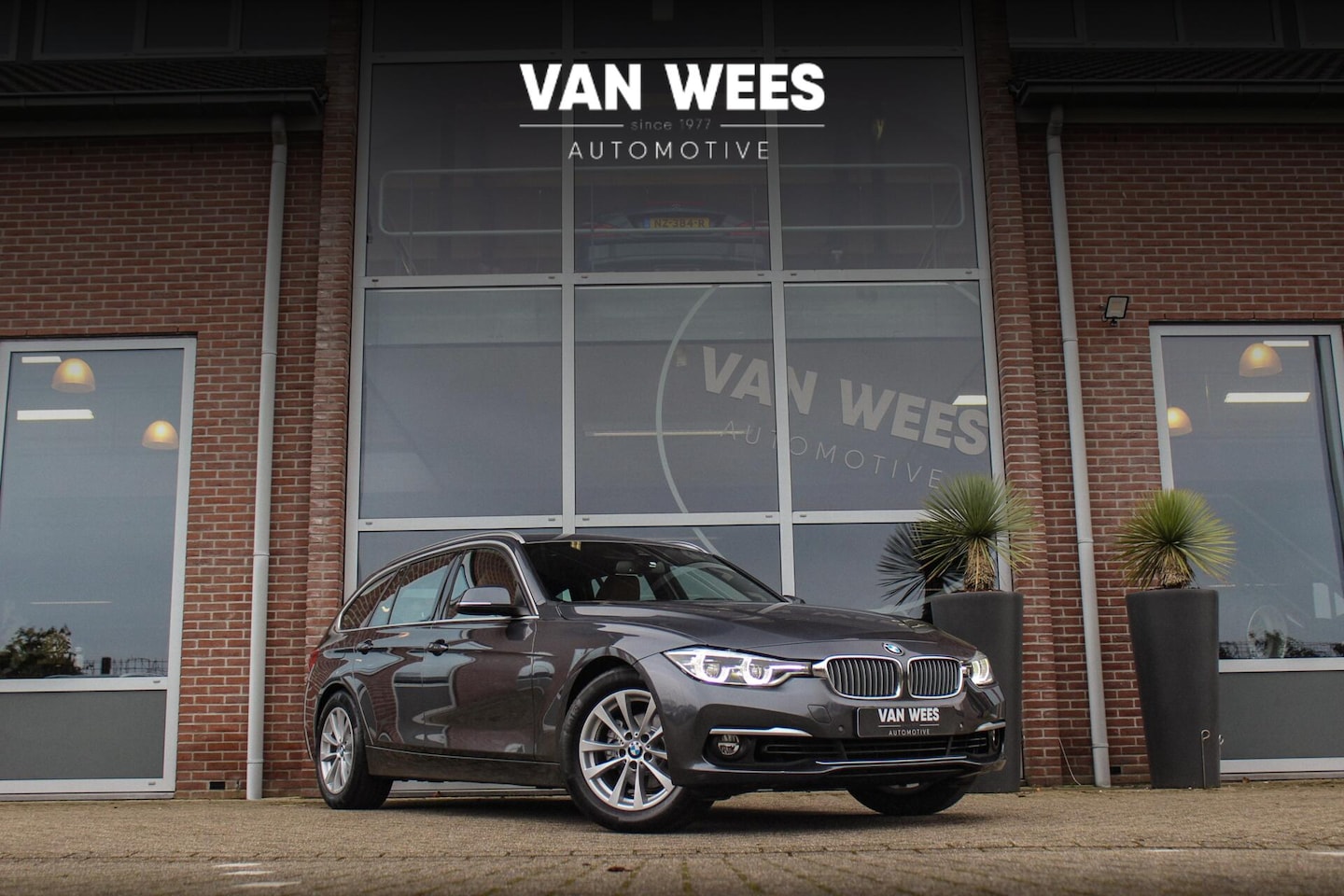 BMW 3-serie Touring - 318i LCI Luxury Edition | NL auto | Facelift | Driving Assistant | Stuurverwarming | Camer - AutoWereld.nl