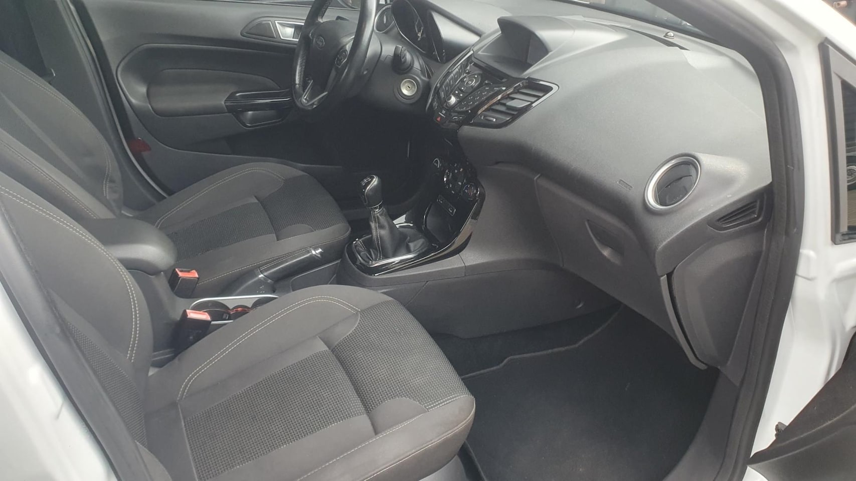 Ford Fiesta - 1.5 TDCi Titanium Lease Edition 1.5 TDCi Titanium Lease Edition