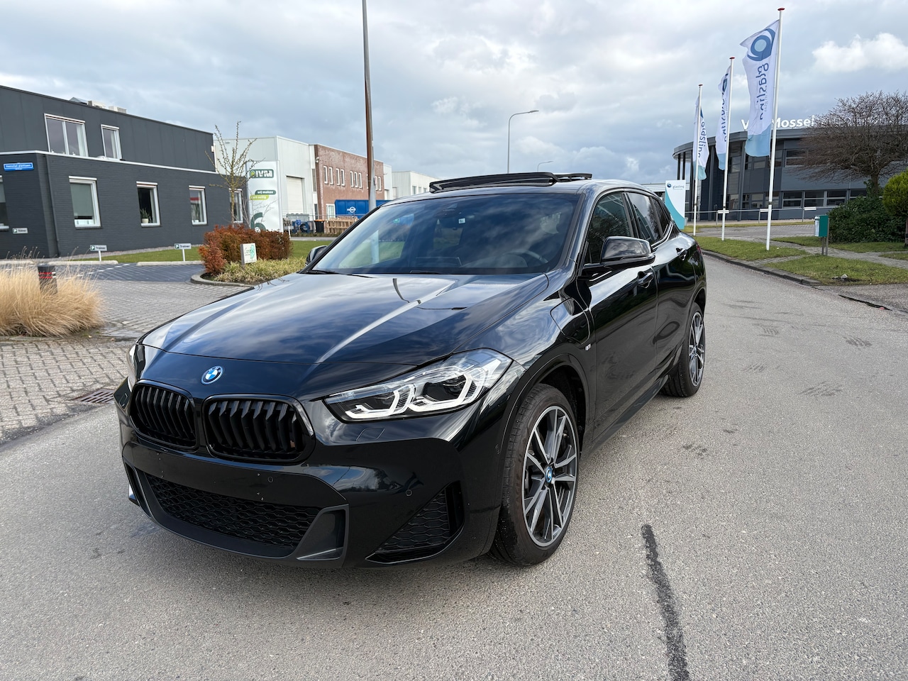 BMW X2 - xDrive25e High Executive AWD, Panoramadak - AutoWereld.nl