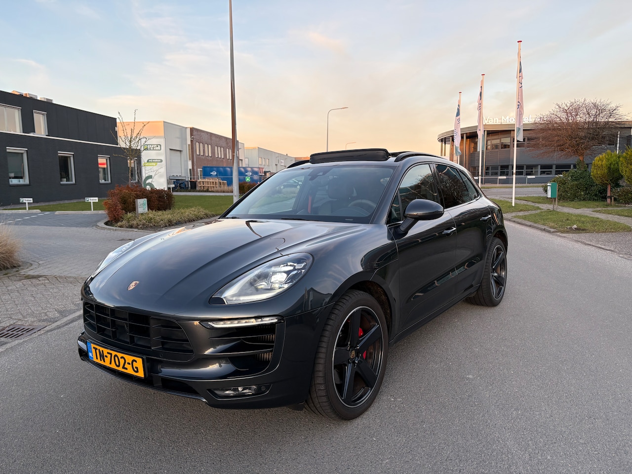 Porsche Macan - 3.0 GTS Turbo Luchtvering Panoramadak - AutoWereld.nl