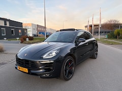Porsche Macan - 3.0 GTS Turbo Luchtvering Panoramadak