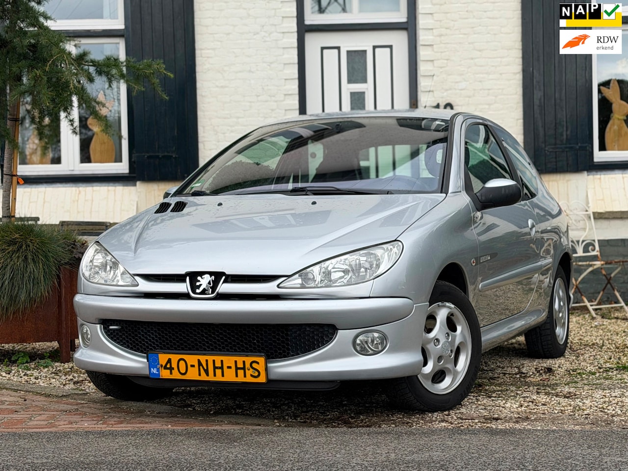 Peugeot 206 - 1.4 Quiksilver|Airco|Elek-ramen|Trekhaak| - AutoWereld.nl