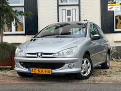 Peugeot 206 - 1.4 Quiksilver|Airco|Elek-ramen|Trekhaak|