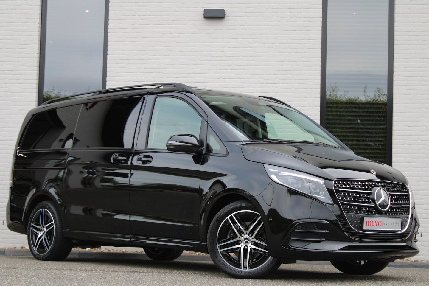 Mercedes-Benz V-klasse - 300d / DC / AMG / Panorama / bj 2025 / 2x Elec Schuifd / 360 Cam / Burmester / Vol Opties - AutoWereld.nl