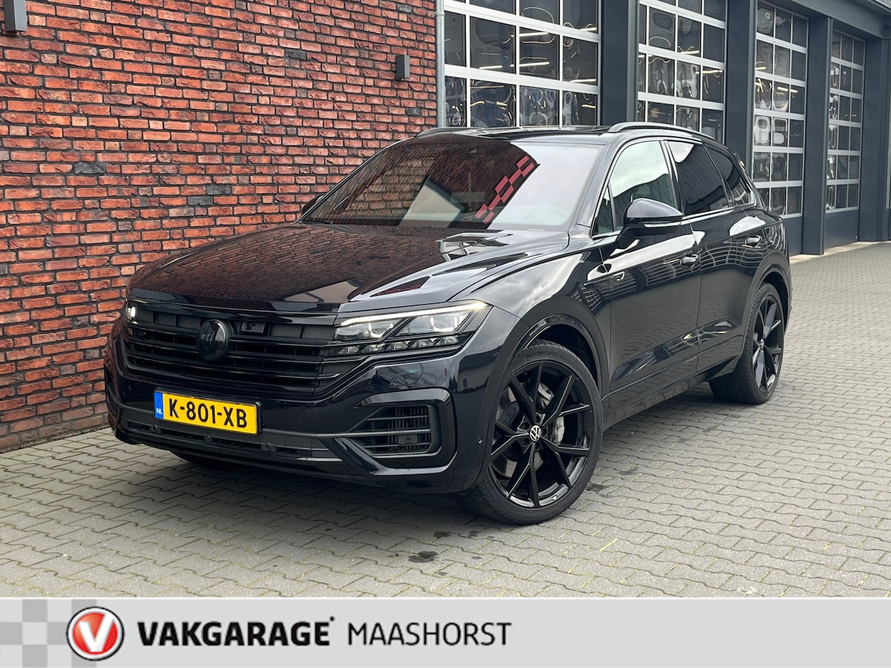 Volkswagen Touareg - 3.0 TSi 4MOTION R FullOption Adapt.Cruise/360°Cam./NightVision/HUD/LuchtVering/MemoSeats/P - AutoWereld.nl