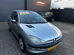 Peugeot 206 - 1.4 Gentry