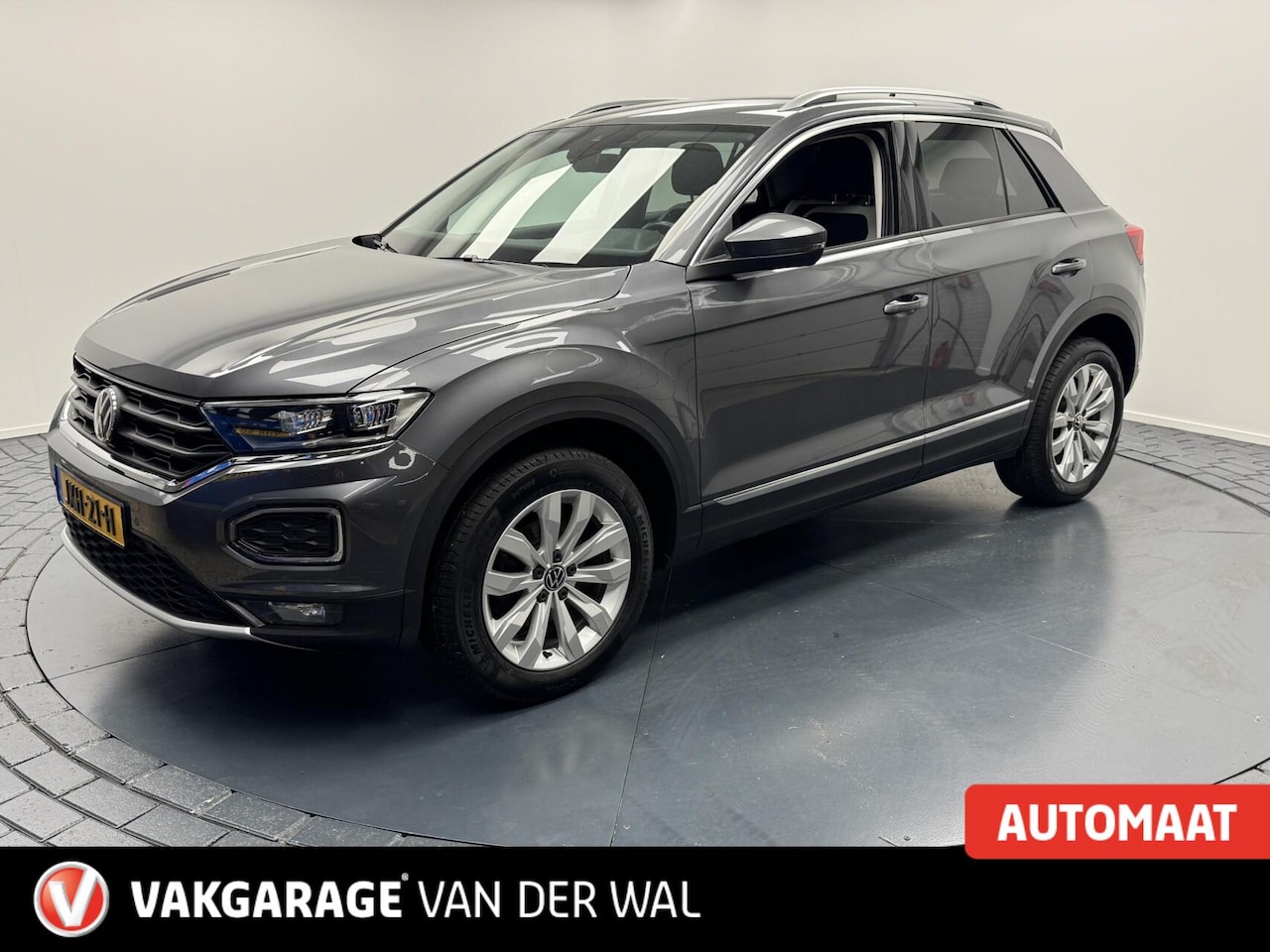 Volkswagen T-Roc - 1.5 TSi Sport Automaat-Trekhaak-Navigatie-Carplay-Camera-Clima-Adapt.Cr.contr-Stoel/Stuurv - AutoWereld.nl