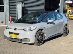 Volkswagen ID.3 - Pro, 58 kWh, camera, navigatie, stuurwiel verwarmd
