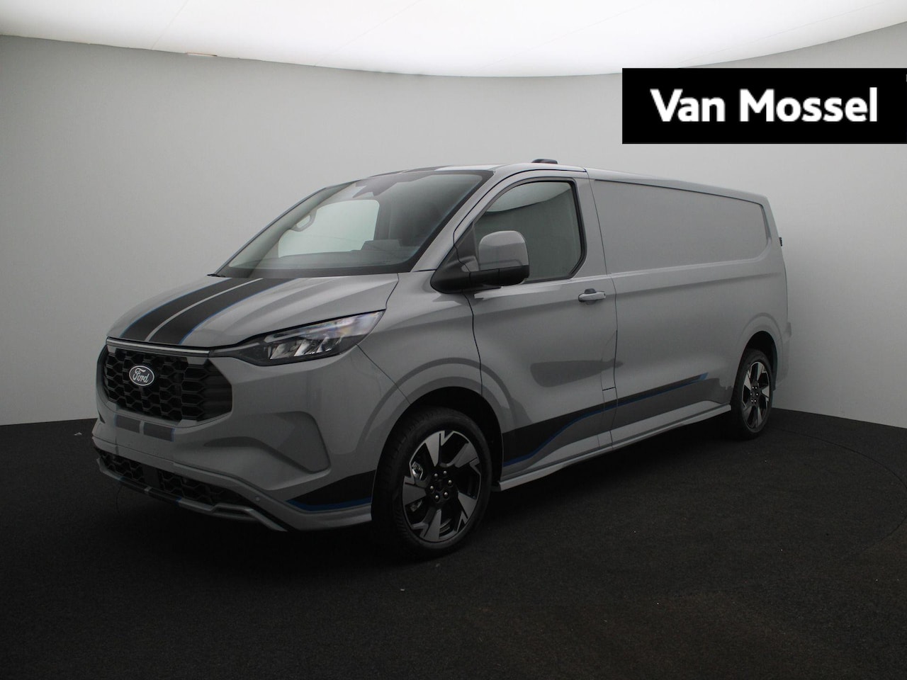 Ford Transit Custom - 320 2.5 PHEV L2H1 Sport | UIT VOORRAAD LEVERBAAR | Adaptive Cruise Control | BLIS | Inklap - AutoWereld.nl