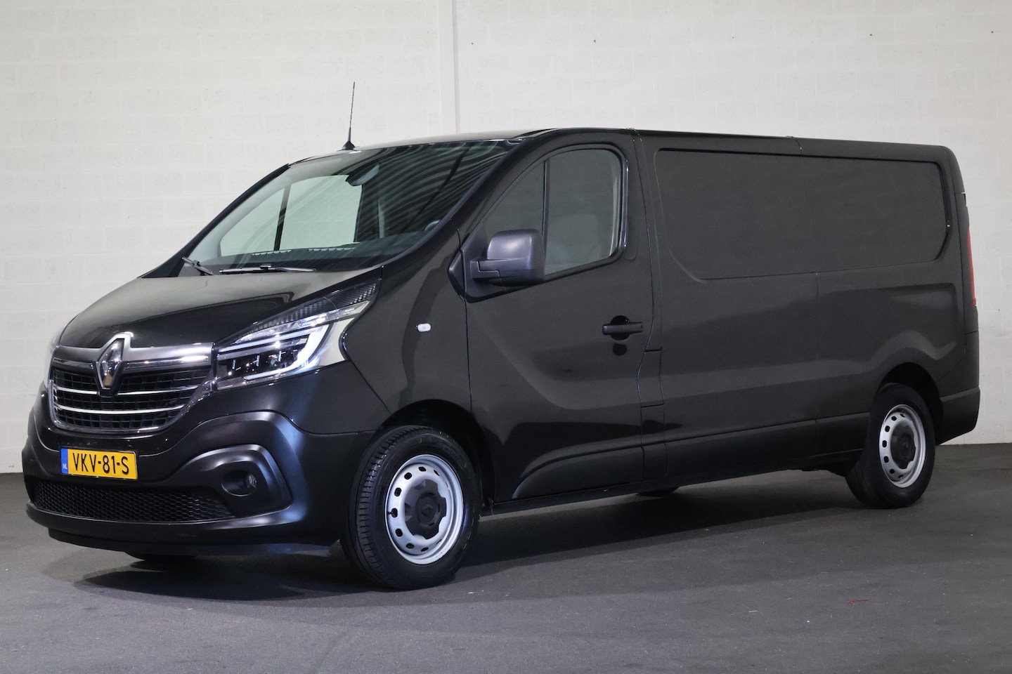 Renault Trafic - 2.0 dCi 120pk L2 H1 Airco Navigatie - AutoWereld.nl