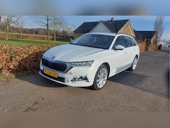 Skoda Octavia Combi - 1.4 TSI iV PHEV Business Edition CLIMA/NAVI/AUTOMAAT/LED BJ 2021