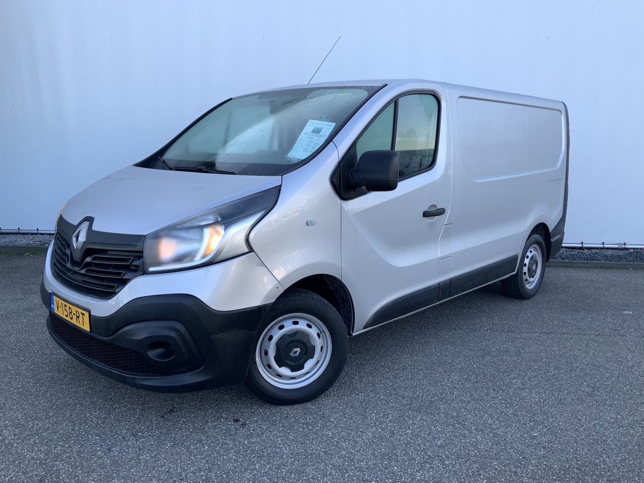 Renault Trafic - 1.6 dCi T27 L1H1 Comfort Airco Cruise Navi Trekhaak 2000 kg 3 Zits Euro 6 - AutoWereld.nl