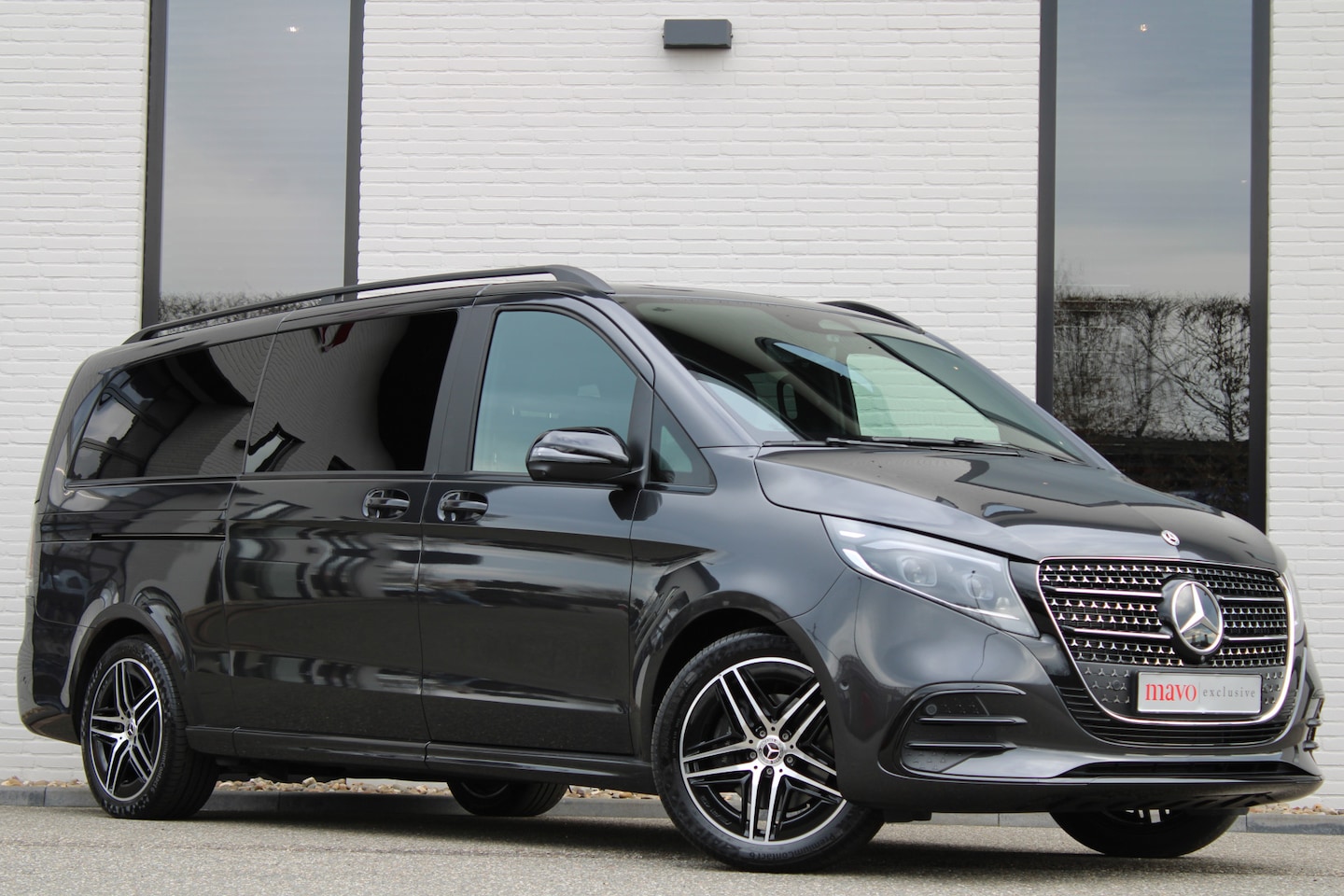 Mercedes-Benz V-klasse - 300d / XXL / DC / AMG / Burmester / 360 Camera / Nightpakket / Vol Opties / NIEUWSTAAT - AutoWereld.nl