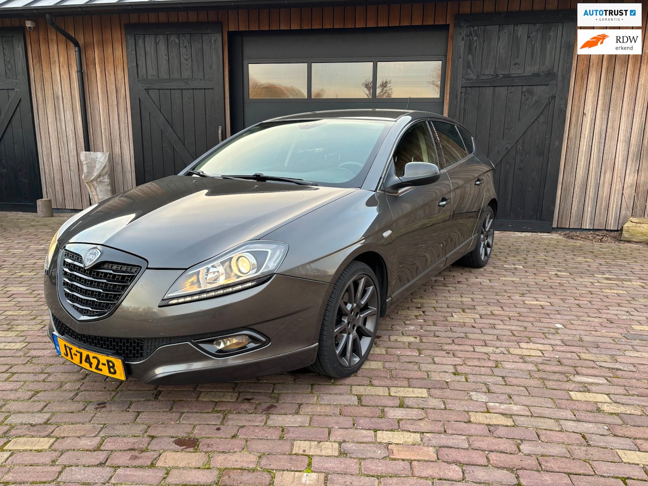 Lancia Delta - 1.4-16V Gold MOMO DESIGN ,BIJZONDER UITVOERING. - AutoWereld.nl