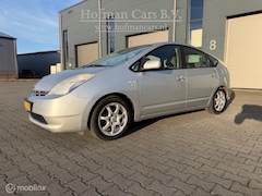 Toyota Prius - 1.5 VVT-i Business Edition | NW APK | ALL SEASON | TREKHAAK