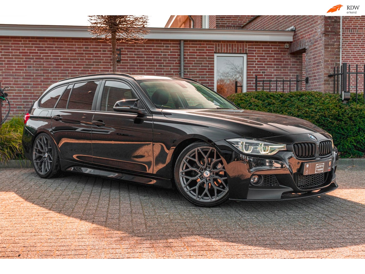 BMW 3-serie Touring - 318i M-Sport LED Half/Leer Stoelverwarming Elek.Klep 19'' - AutoWereld.nl
