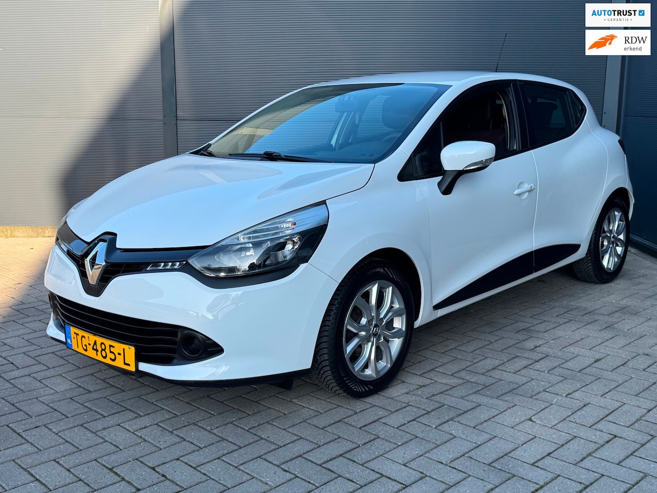 Renault Clio - 1.2 Night & Day / Airco - AutoWereld.nl